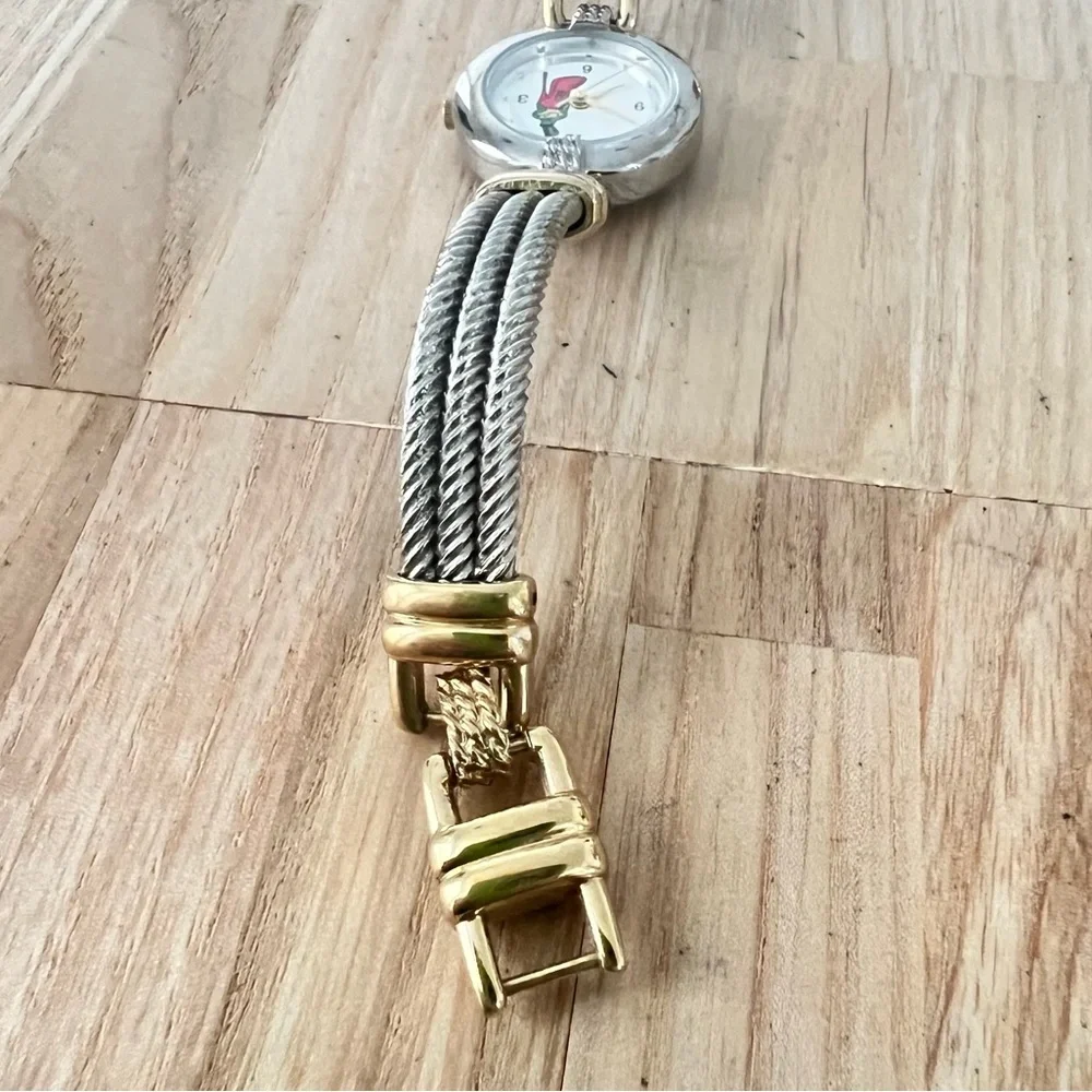 Warner Bros. Looney Tunes Michigan J Frog ladies bracelet watch NEW BATTERY